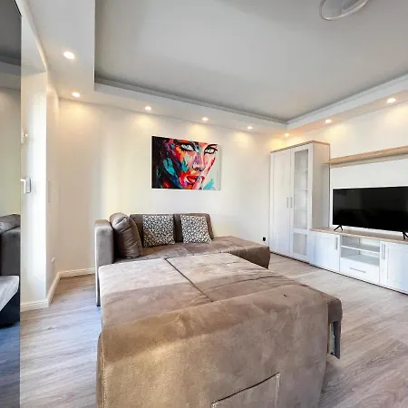 Mega 70qm Terrasse - 2 Altstadt דירה דיסלדורף